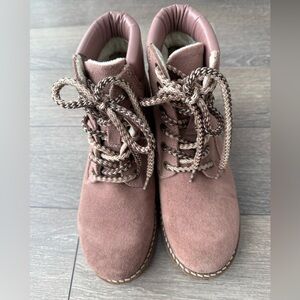 Women's Lace-Up Ankle Boots in Dusty Rose